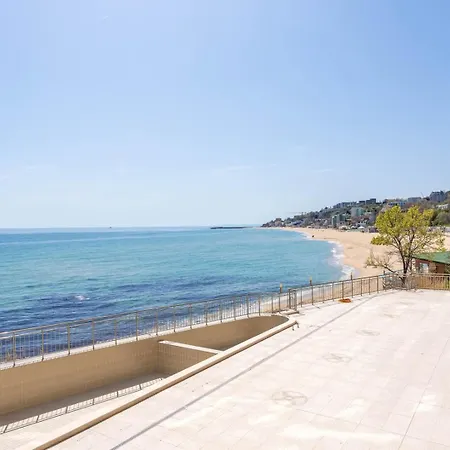 Апартаменти Earth And Sea Place Cabacum Варна